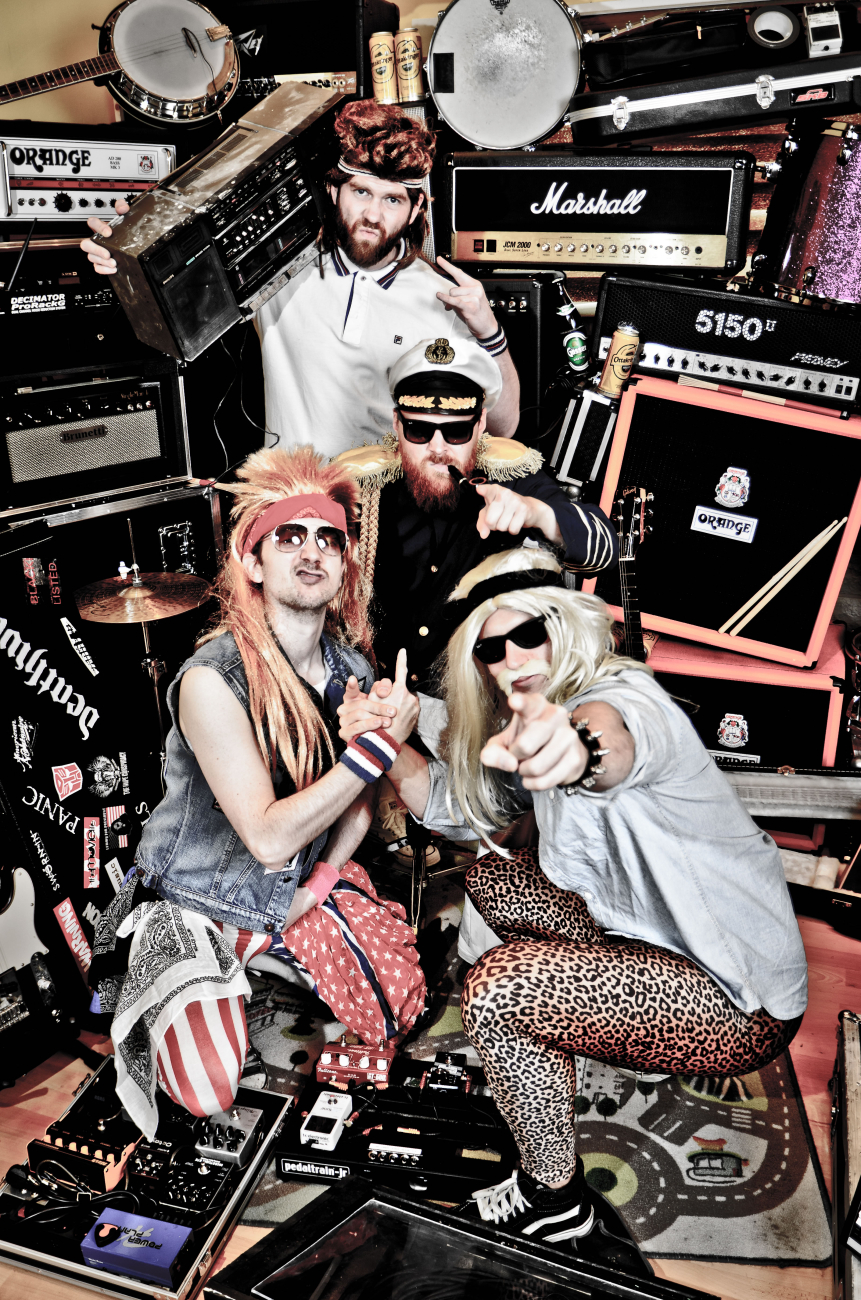 karaoke_bash_official_5_c_manfred_oberleitner_2014_abdruck_honorarfrei.jpg